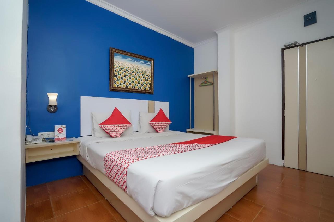 Oyo 575 Blessing Hotel Palembang Extérieur photo
